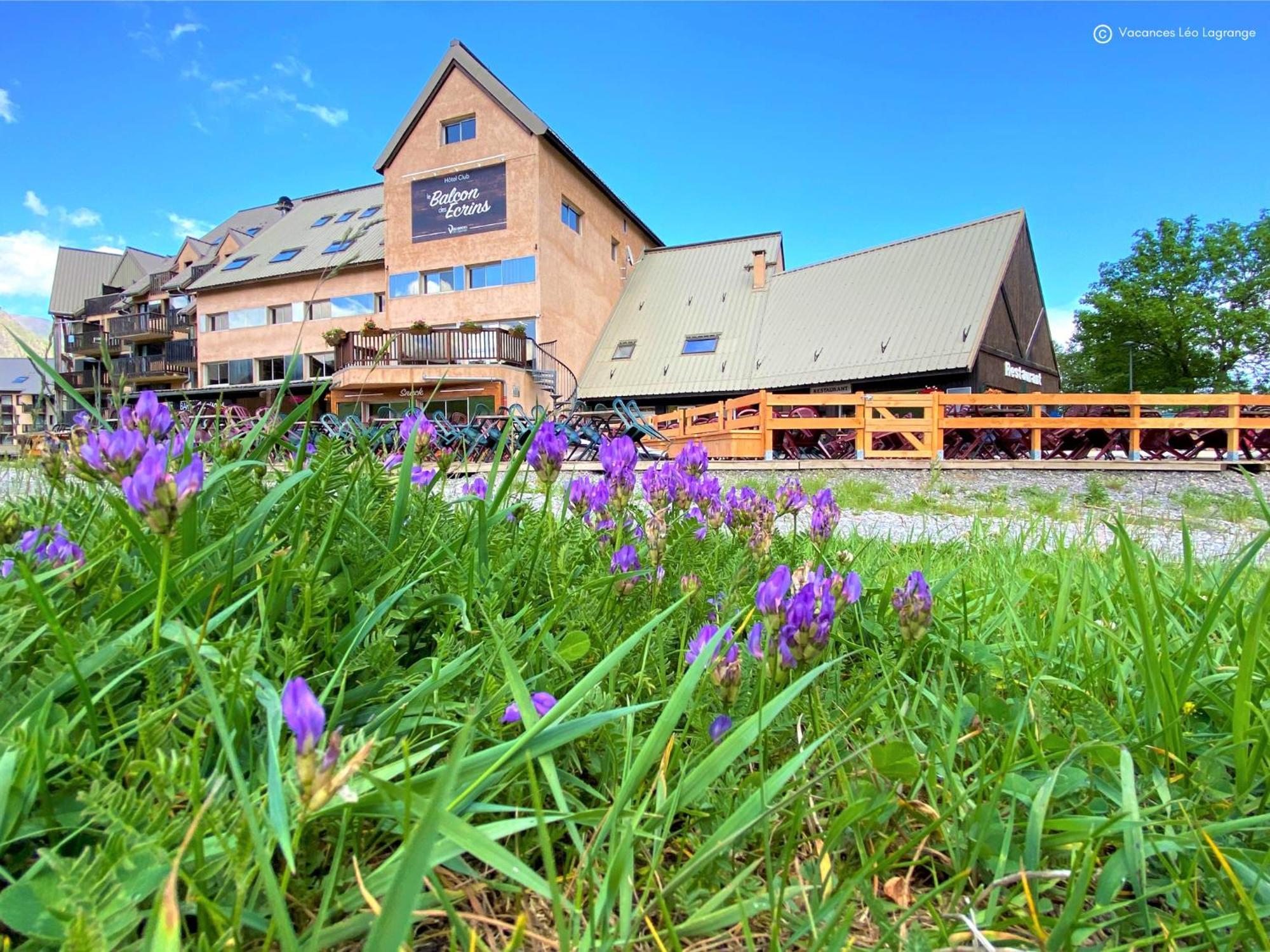 Le Balcon Des Ecrins Hotel